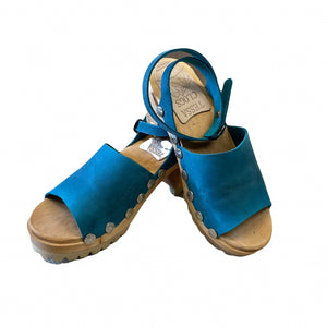 High Heel Mountain Alva Sandal in Teal leather