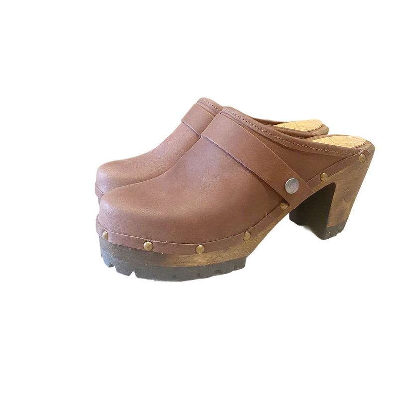 High Heel Mountain Brown Oil Tanned Leather with Decorative nails