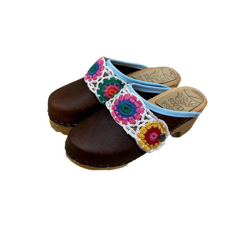 Cocoa Mountain Clogs with Light Blue Edgeband ad Sara Pink Crochet Snap Strap