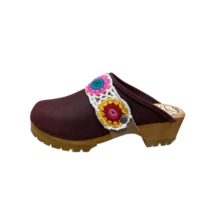 Merlot Mountain Clog with Pink Sara Snap Strap