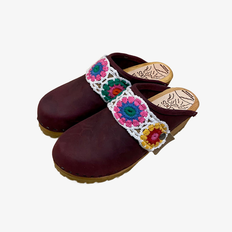 Merlot Mountain Clog with Pink Sara Snap Strap