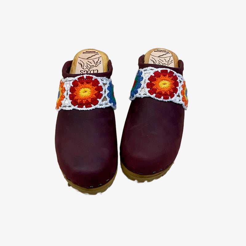 Merlot Mountain Clog with Red Sara Snap Strap