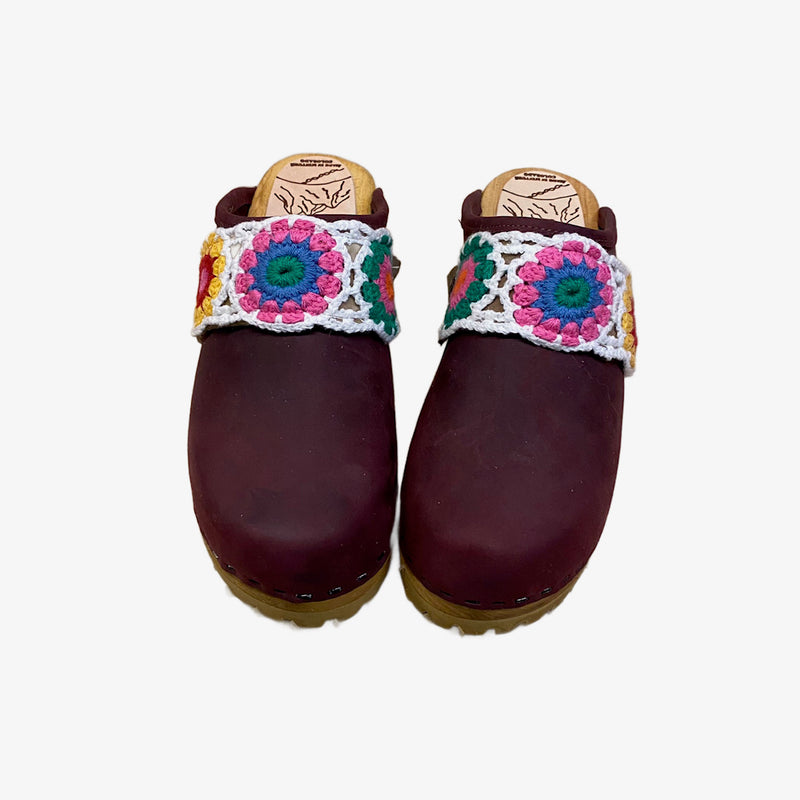 Merlot Mountain Clog with Pink Sara Snap Strap