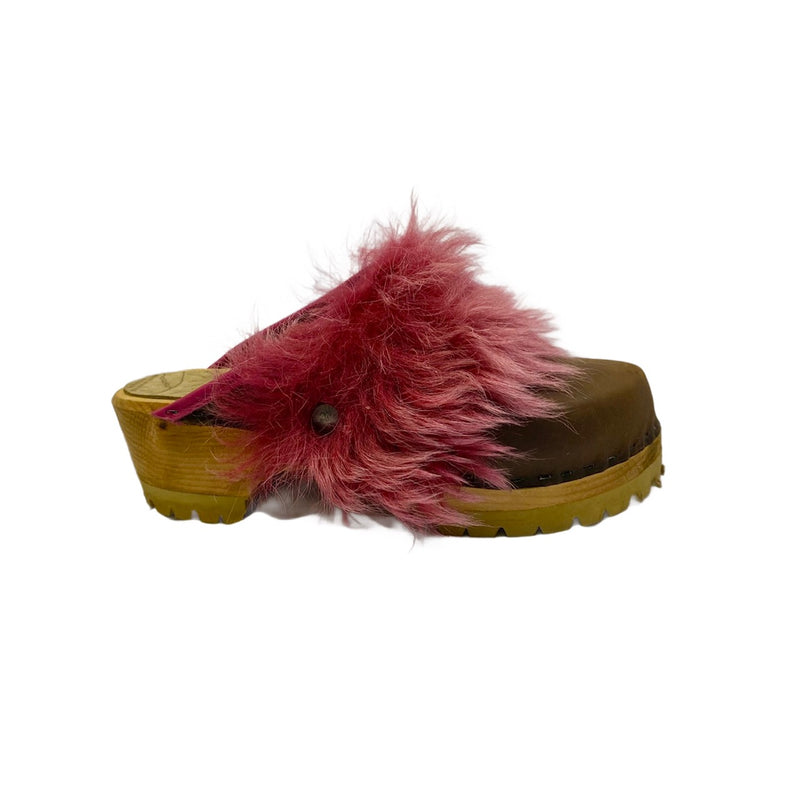 Magenta Tigrado Shearling Snap Strap Mountain Clogs in Cocoa Bean Leather