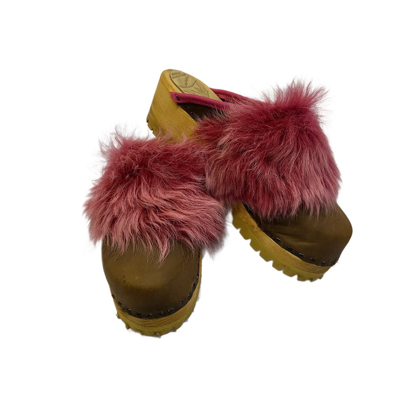 Magenta Tigrado Shearling Snap Strap Mountain Clogs in Cocoa Bean Leather