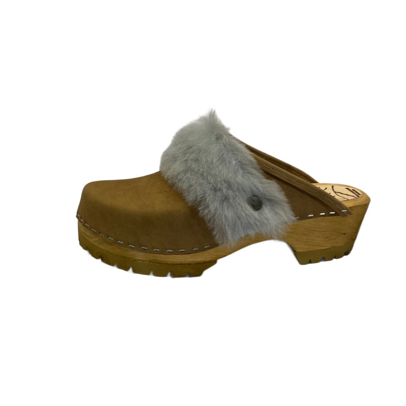 Camel Mountain Clogs with Ice Blue Sheraling Snap Strap