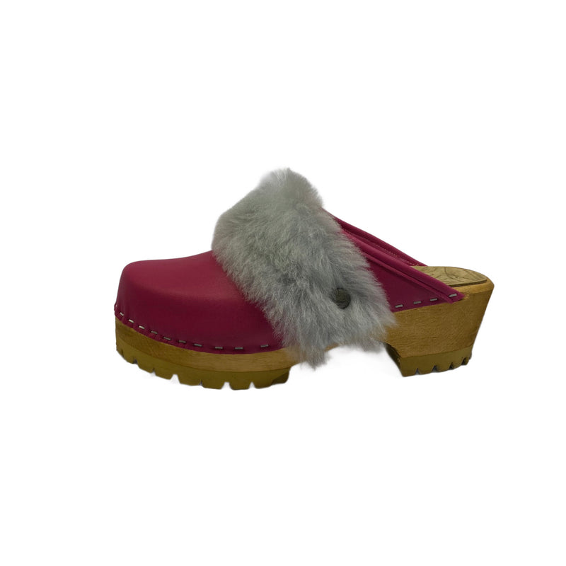 Magenta Mountain Clogs with Ice Blue Shearling Snap Strap