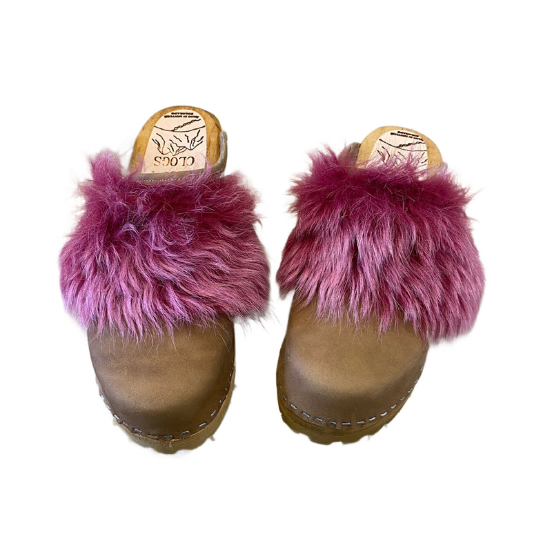 Magenta Tigrado Shearling Snap Strap Mountain Clogs in Camel Leather