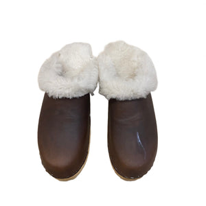  Shearling Lined Clog on the mountain sole in the cocoa leather with cream shearling.