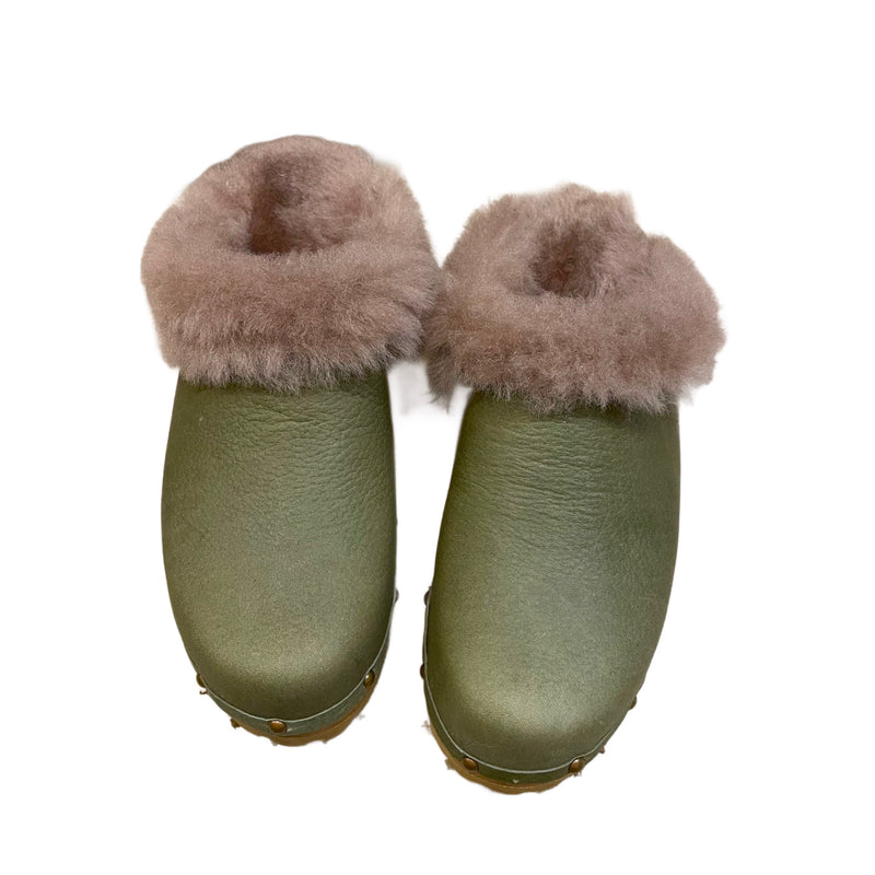 Olive Textured Leather with Otterbrown shearling Mountain Clogs