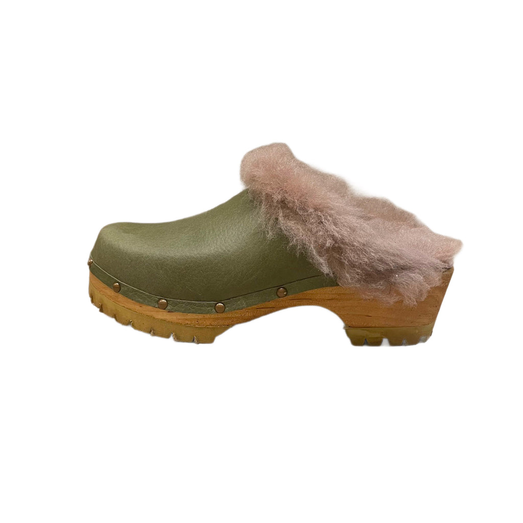 Olive Textured Leather with Otterbrown shearling Mountain Clogs