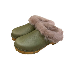 Olive Textured Leather with Otterbrown shearling Mountain Clogs