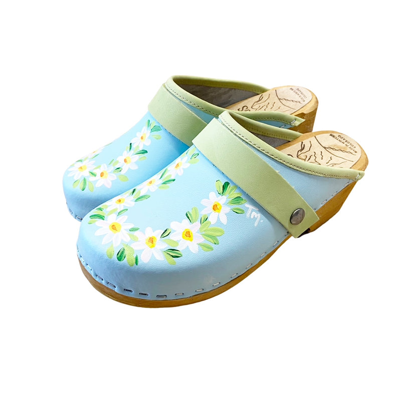 Traditional Heel Light Blue Daisy