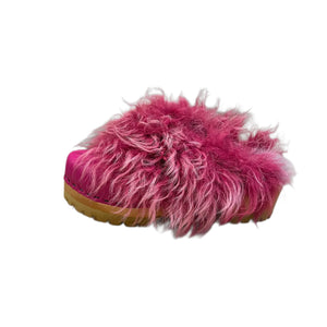 Yura Mountain clogs in Magenta with Magenta Tigrado Shearling