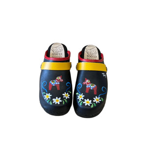 Black Dala Horse Daisy Flex