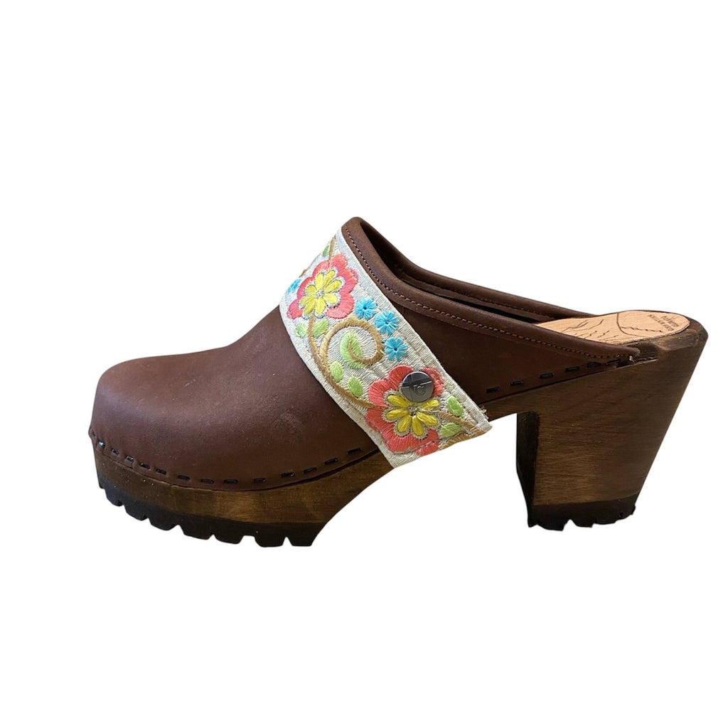 High Heel Mountain Sole Brown Oil Tanned Leather with your choice of Ribbon Snap Strap