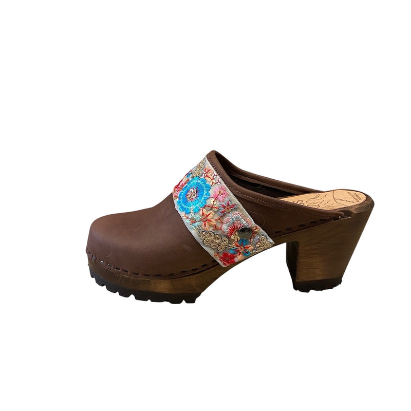 High Heel Mountain Sole Brown Oil Tanned Leather with your choice of Ribbon Snap Strap