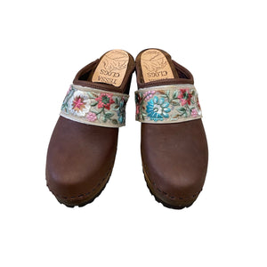 High Heel Mountain Sole Brown Oil Tanned Leather with your choice of Ribbon Snap Strap
