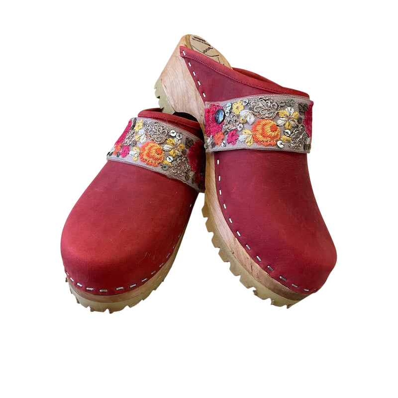 Mountain Sole Red Oil Tanned Leather with Ribbon Snap Strap