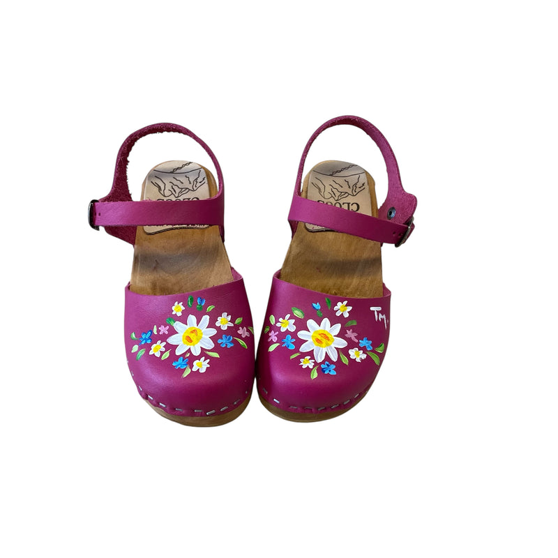 Children's Closed Toe Fuchsia Malin Moa Sandal