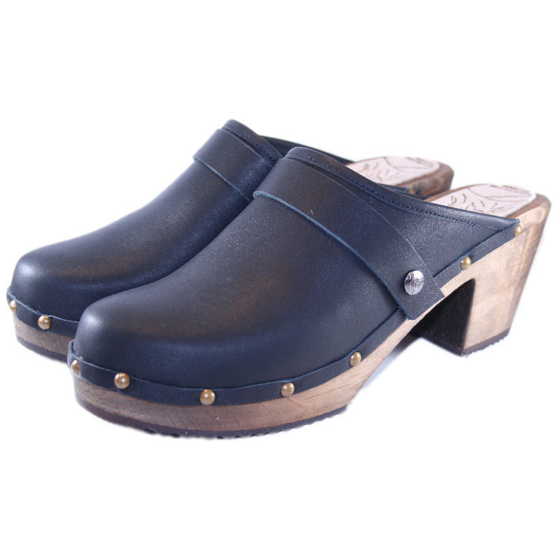 Tessa Fashion Clogs in Black Leather with studs