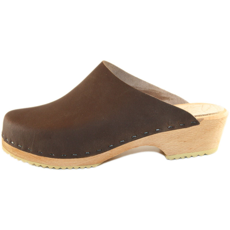 Traditional heel Clogs in Brown Leather