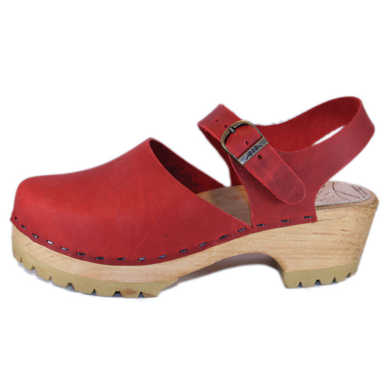 Womens Sandal clogs on our mountain soles