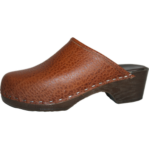 Tessa Flexible Clog in a Textured Pebbled Leather