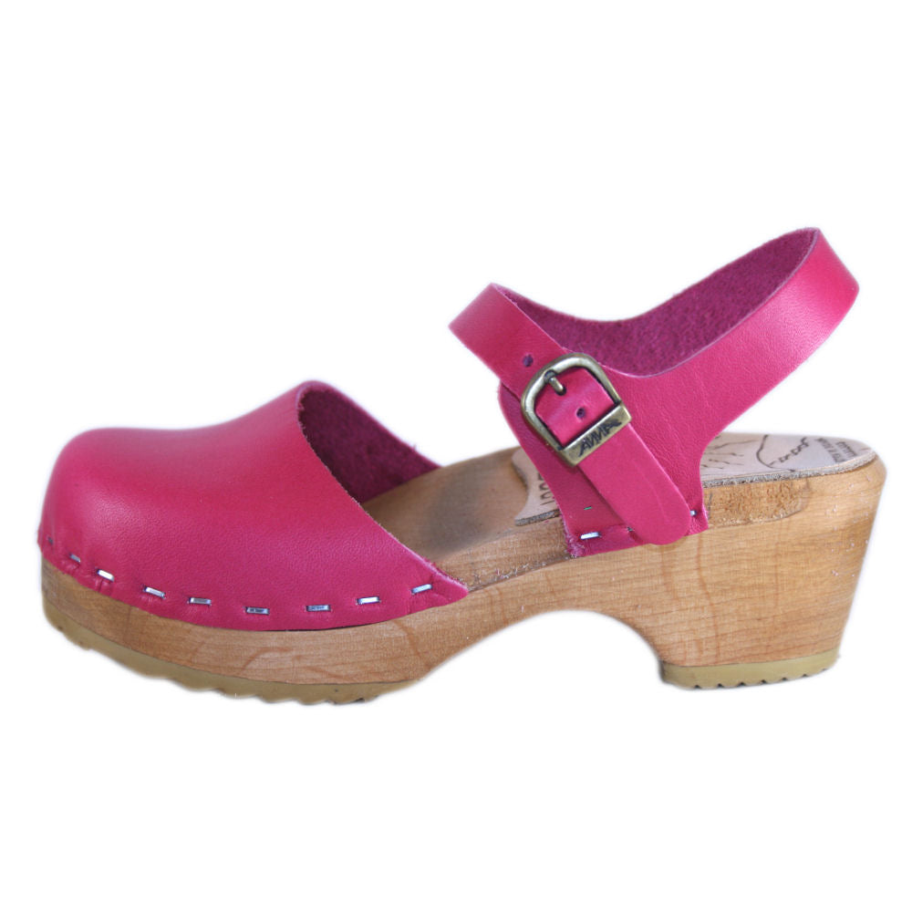 Children's Closed Toe Fuchsia Moa Sandal