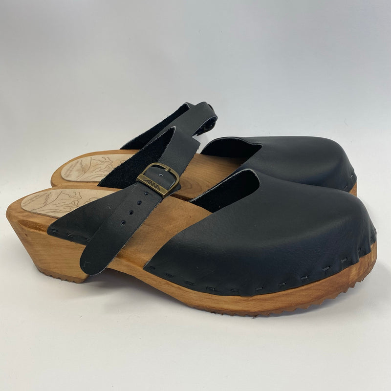 Traditional Heel Black Minna Sandal size 39 - Factory Seconds