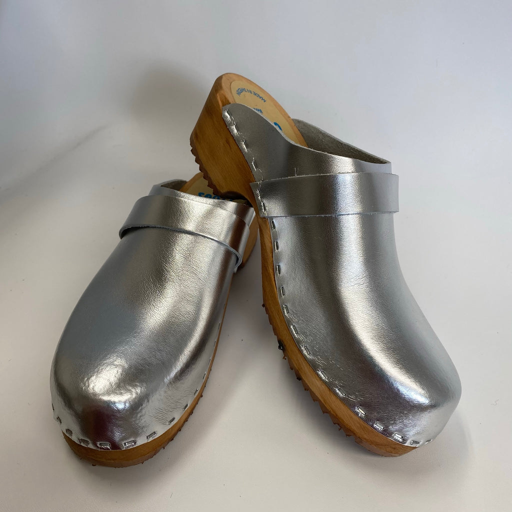 Traditional Heel Silver size 40 - Factory Seconds