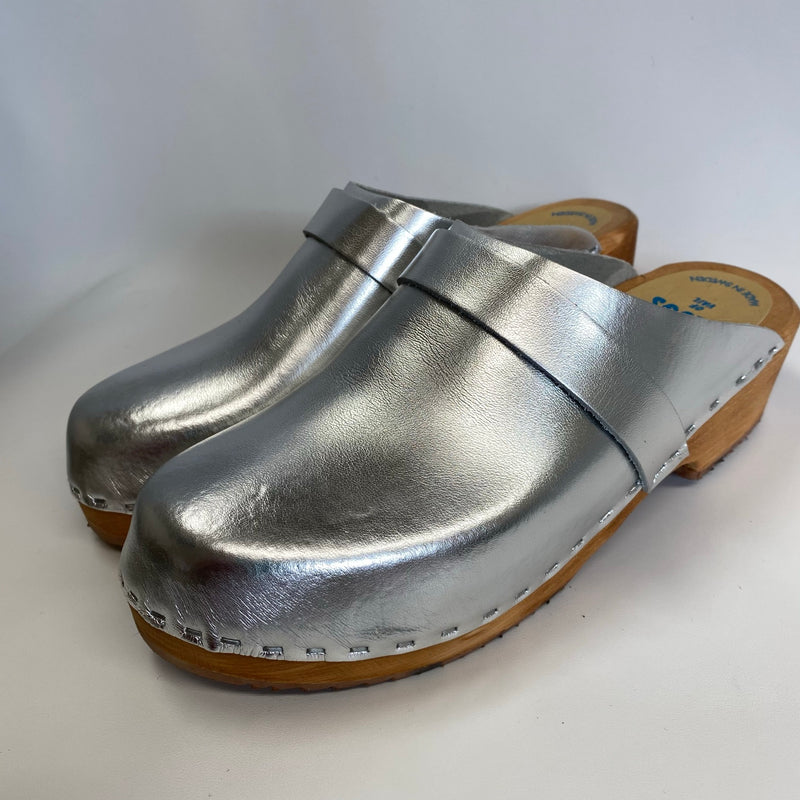 Traditional Heel Silver size 40 - Factory Seconds