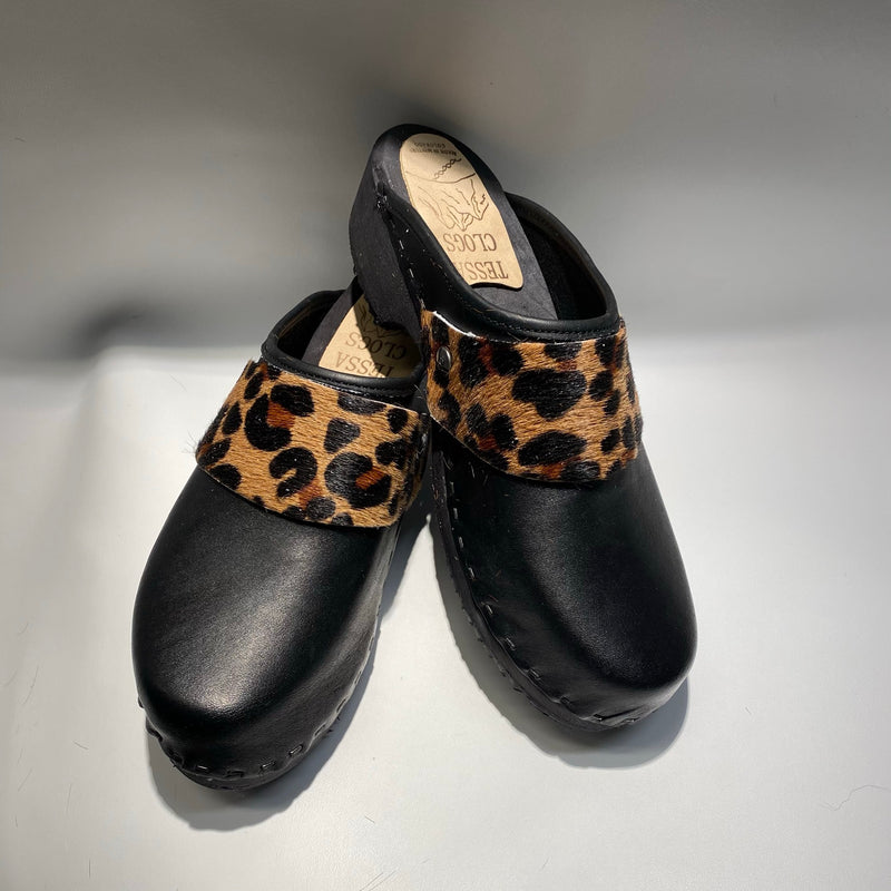 Traditional Sole Black with Wide Leopard Snap Strap size 41  - Factory Seconds