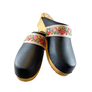 Traditional Heel Black Oil with Embroidered Ribbon Strap