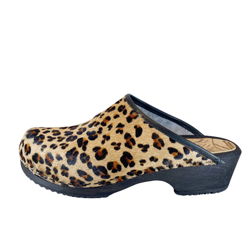 Traditional Heel leopard Clogs