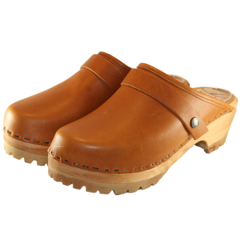 Mountain Sole Clogs In Sunrise Oil Tanned Leather 